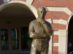 CBS Sports coroou o futebol da USC como o programa da década de 1970
