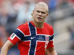 O primeiro gol da Noruega contra o Brasil nas oitavas de final da Copa do Mundo foi anulado