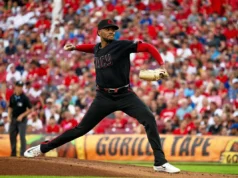Hunter Greene rebateu 12 rebatidas e permitiu 3 rebatidas em 7 entradas na vitória dos Reds sobre os Cubs por 4-0.