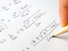 A palavra álgebra vem do título de um livro chamado al-Jabar, escrito por volta de 820 por um matemático persa chamado Muhammad ibn Musa al-Khwarizmi na Casa da Sabedoria em Bagdá – e a palavra algoritmo vem da versão latina de seu nome.