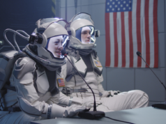 Na microgravidade, a coluna vertebral humana alonga-se até cinco centímetros e os astronautas regressam a casa temporariamente mais altos do que quando partiram, antes que a gravidade comprima a coluna novamente poucos dias após a aterragem.
