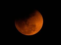 Eclipse lunar deve transformar o céu noturno em agosto