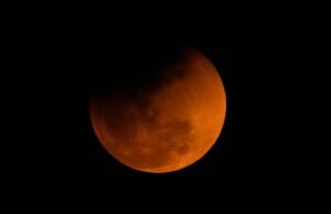 Eclipse lunar deve transformar o céu noturno em agosto