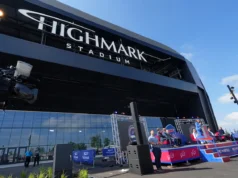 O ‘Círculo Familiar’ de estátuas de Bison agora está instalado fora do Bills Stadium