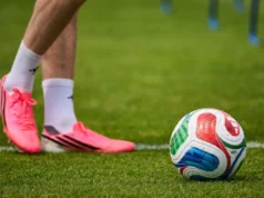 Por que as bolas da Copa do Mundo sempre voltam ao campo durante as partidas?