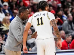 Michigan Basketball compromete Mike Boynton com um contrato de 2 anos
