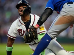 Acuña retorna ao Braves, líder da NL East, depois de perder quase 7 semanas devido a uma distensão no tendão da coxa esquerda