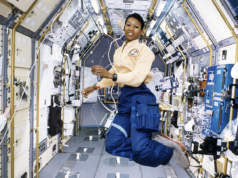 Um jovem de 14 anos que se candidatou à NASA, foi rejeitado e limpou uma casa de banho espacial durante a experiência de trabalho em Leicester e agora lidera a investigação de exploração de Marte na Agência Espacial Europeia.