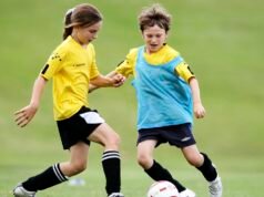 O que as famílias dos EUA sacrificarão para acabar com o futebol juvenil “pago para jogar”?