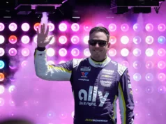 O piloto da NASCAR Alex Bowman se aposentará das corridas em tempo integral após a temporada de 2027