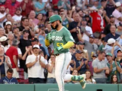 Red Sox aumenta a sequência de vitórias para 0,500 com vitória por 5-3 sobre o Rays para vencer a partida dupla, 11 jogos