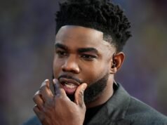 Micah Richards foi informado de que seu pai havia morrido pouco antes do início da cobertura da Inglaterra sobre a Argentina