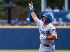 O ex-Gator Blake Cyr postou uma foto dele assinando com o Yankees