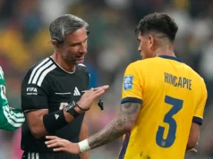 Hincapie, do Equador, se tornou o segundo jogador acusado de cobrir o rosto na Copa do Mundo.