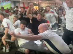 ‘O melhor jogo de todos os tempos’ – comemoram os torcedores da Inglaterra