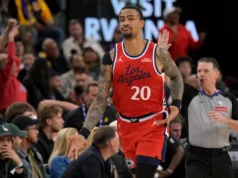 Escalação e escalação inicial do Pistons após a contratação da agência gratuita John Collins