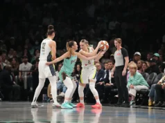 O jogo Liberty-Wings de quinta à noite foi adiado devido a problemas mecânicos com um voo fretado em Nova York, disse a WNBA
