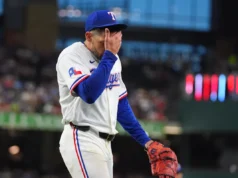 Eovaldi lançou um no-hitter no 5º inning na vitória do Rangers por 10-4 sobre os Tigers.