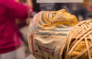 Arqueólogos encontraram a Ilíada de Homero dentro de uma múmia egípcia de 1.600 anos