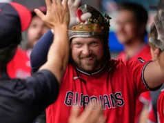 Aumento de energia: os pais acertaram 7 home run contra Twins, 1 a menos do recorde da franquia