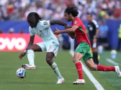 Liverpool compete com Manchester United por Manu Kone