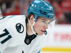Atleta da capa da NHL 27: Sharks C MacLean Celebrini se torna o jogador mais jovem