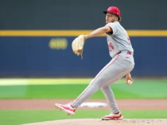 Reds contratam RHP Chase Barnes para extensão de 7 anos e US$ 105 milhões para 26 partidas na carreira na grande liga
