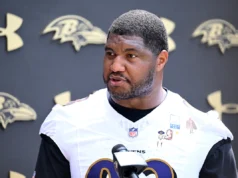 Irmão de Calais Campbell é acusado de assassinato após a morte de sua mãe