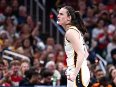 Fever bate recorde da franquia com 123 pontos, mas Caitlin Clark passa de suspensão para 1 falta técnica
