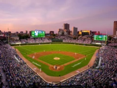 Os Cubs se recusam a agir contra um homem que espancou um torcedor por não ficar de pé durante o hino nacional