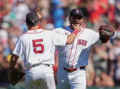 Red Sox completa varredura de 4 jogos sobre o primeiro colocado Rays para a 13ª vitória, agora por 40-31 sob o comando do técnico interino Chad Tracy