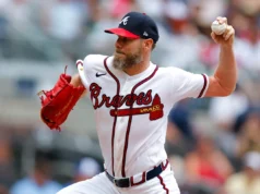 Com 11 eliminações de Chris Sale, Dominique Smith acerta um home run de 3 corridas na vitória do Braves por 6 a 5 sobre o Padres
