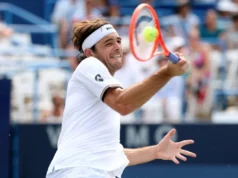 Fritz conquista 250ª vitória em quadra dura em Washington, Draper desiste