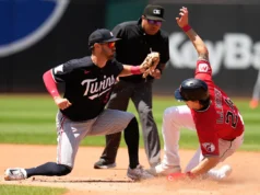 Trevor Larnach e Luke Cashel tiveram RBIs no dia 12, quando os Twins venceram os Guardians por 3-1 para dividir a série.