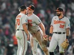 Os Orioles venceram os Astros por 4 a 2 em 11 entradas, conquistando sua 6ª vitória consecutiva