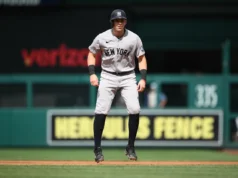 Os Yankees se recuperaram tarde novamente em Washington, desta vez fazendo 4 a 8 para uma vitória por 4 a 2 e a terceira vitória consecutiva.