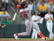O grand slam de Ceddanne Rafaela faz o Red Sox ultrapassar o A’s por 4 a 2 e conquistar a 18ª vitória em 20 jogos
