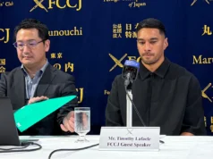 Timothy Lafaele foi uma estrela do Japão na Copa do Mundo de Rugby de 2019. Agora ele não tem certeza se pertence