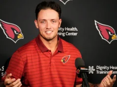 O Arizona Cardinals assinou com o QB Carson Beck um contrato de estreia