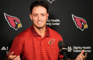 O Arizona Cardinals assinou com o QB Carson Beck um contrato de estreia