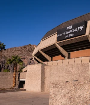 https2F2Fmedia.zenfs_.com2Fen2Fazcentral-the-arizona-republic2Ffbf5725cfbddeb7a0a8bf597a6f410d7.webp