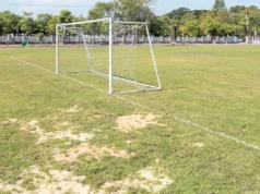 Campos de futebol ‘parecem concreto’ devido ao calor extremo, dizem clubes