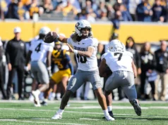 Onde Julian Lewis, do Colorado Football, se classifica no nível Athletic QB