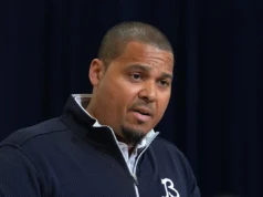 Dividindo o teto salarial do Chicago Bears para 2026 por cargo