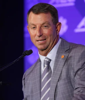 https2F2Fmedia.zenfs_.com2Fen2Fclemson_wire_usa_today_articles_1072Fba4befc8761348ebfd6440077f7.webp