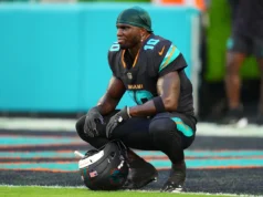 O vídeo de reabilitação de Tyreek Hill mostra que a estrela da NFL está longe de voltar