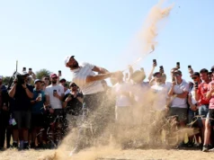 A defesa aberta de Scotty Scheffler fica aquém, mas não sem outro episódio selvagem de queda de Birkdale