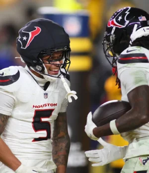 https2F2Fmedia.zenfs_.com2Fen2Fhouston_texans_wire_usa_today_sports_articles_5482F50e44ace240a3.webp