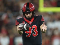 Apostador de futebol de Washington nomeado para o All-Big Ten First Team da pré-temporada