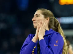 Kate Martin assina com Sparks, fazendo história na franquia